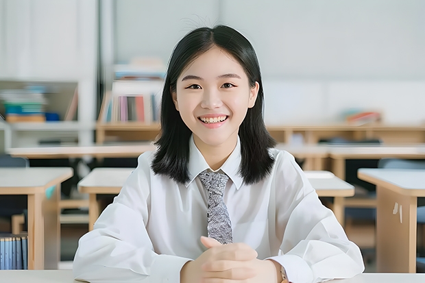 女孩学播音主持怎么样 2025有哪些就业方向
